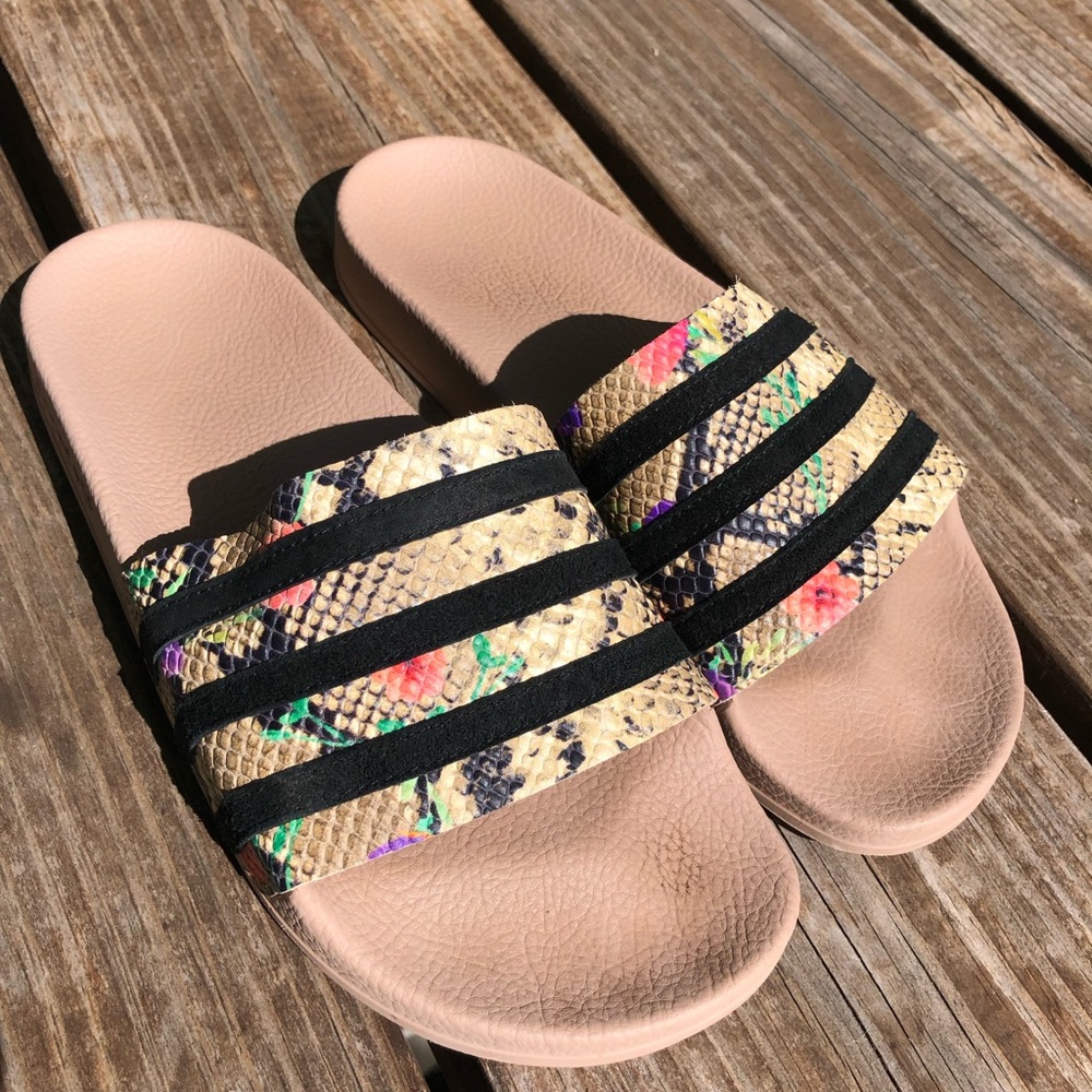 Adidas size 7 sandals